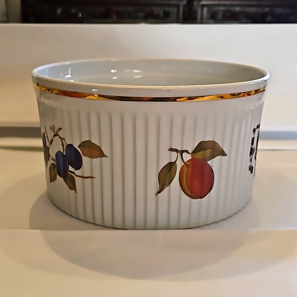 Larger 7" Souffle dish - Evesham Gold by Royal Worcester. - Picture 2 of 9